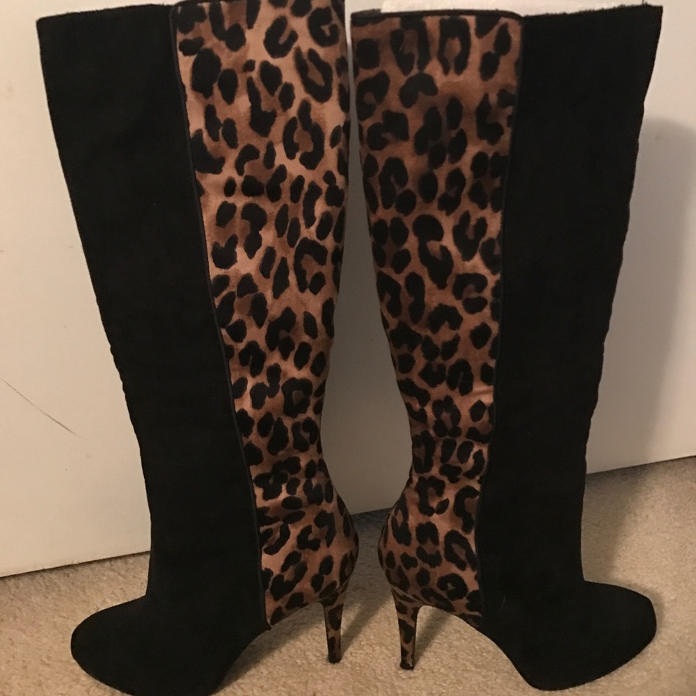 Leopard print calf boots